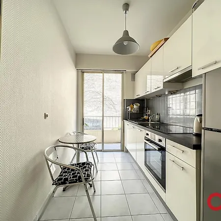 Apartment Climatise Avec Piscine Et Garage Securise A Menton, 4 Couchages - Fr-1-647-35